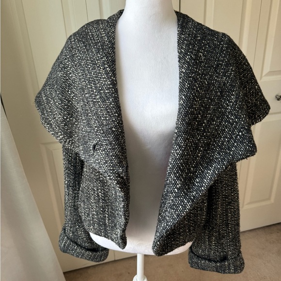 Chulo Pony coat black white outside and red satin material inside! Size-SMALL P - Picture 8 of 14